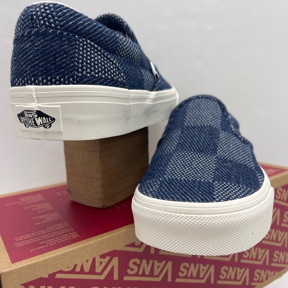 Vans WMNS Classic Slip-On
Denim Check Navy
VN0A2Z41NVY Classic Slip-On Sneakers - Picture 8 of 16